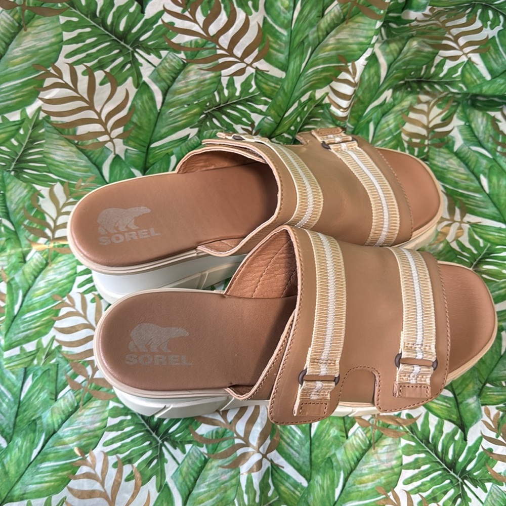Sorel Women's Sandals in Tan and Cream - Picture 2 of 6